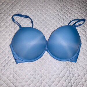 Victoria's Secret PINK Bra Size 32D Wear Everywhere T-Shirt Lightly Lined NEW